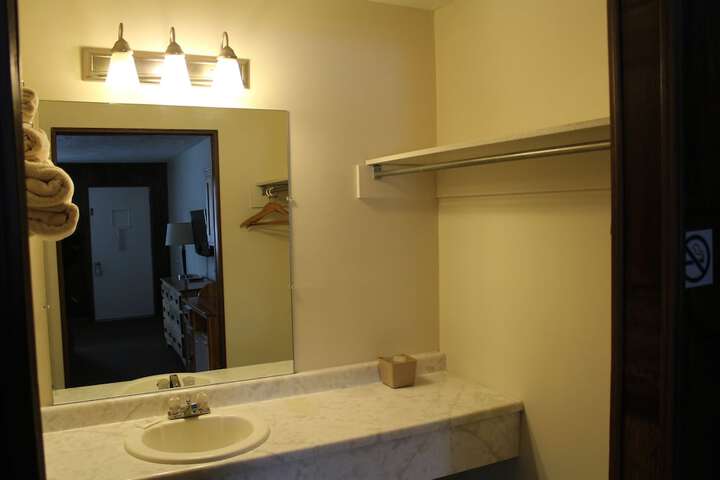 Room 16 of 37
