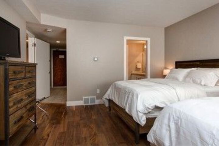 Room 13 of 25