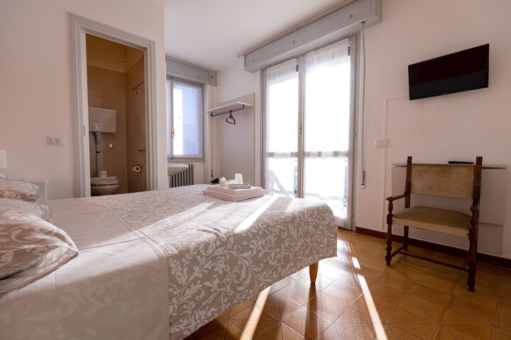 Room 8 of 57