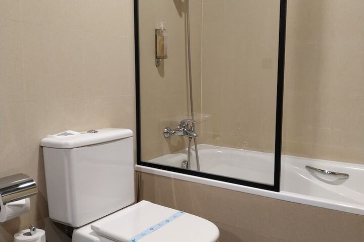 Room 46 of 126
