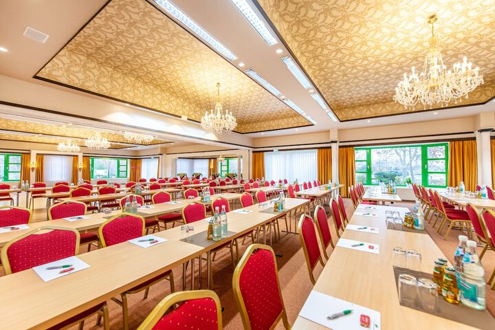 Ballroom/Hall 78 of 88