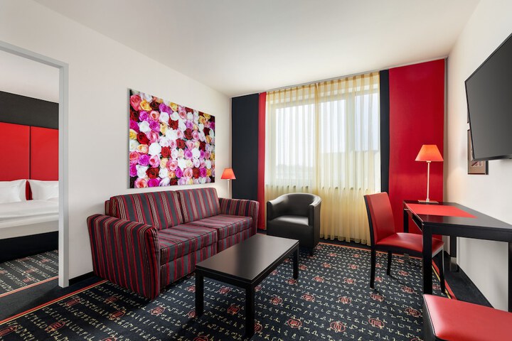 Room 8 of 24