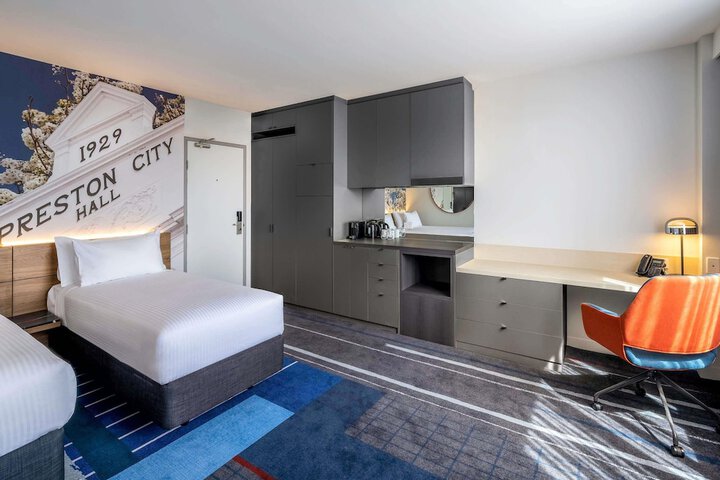 Room 89 of 158