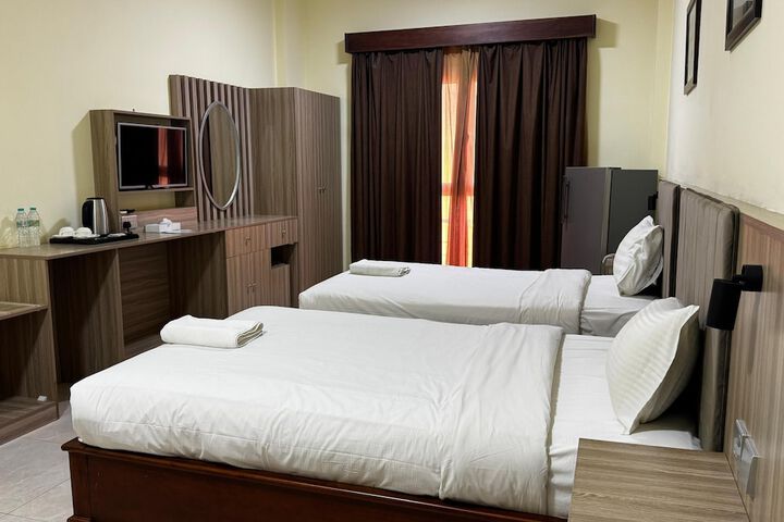 Room 9 of 29