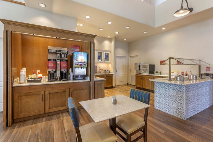 Breakfast/Coffee Service 32 of 36