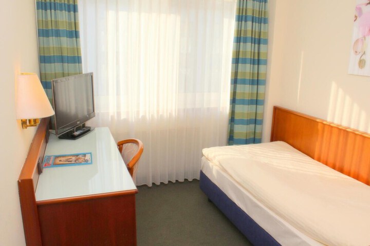 Room 7 of 41