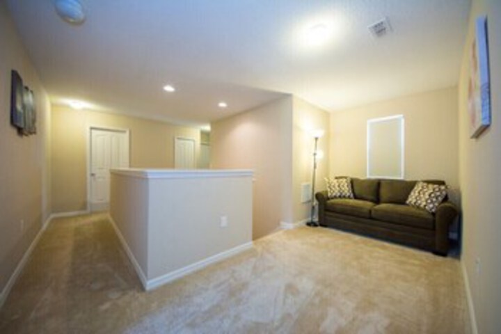 Room 12 of 33