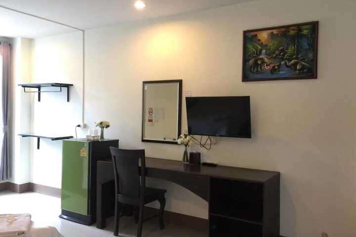 Room 10 of 42