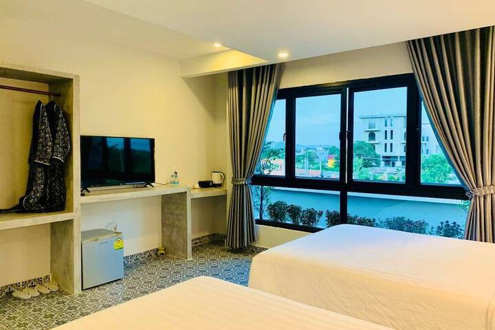 Room 35 of 47