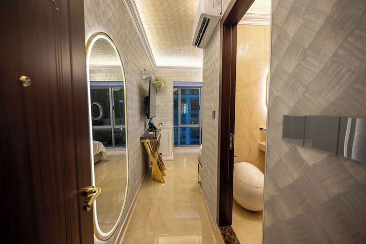 Room 183 of 285