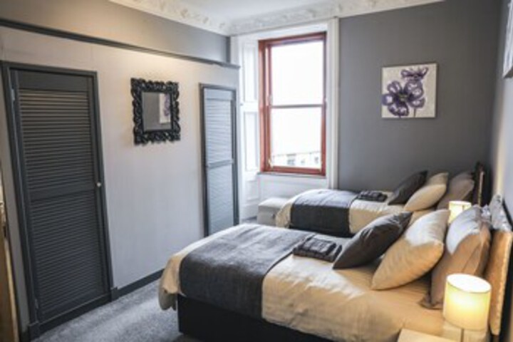 Room 16 of 24