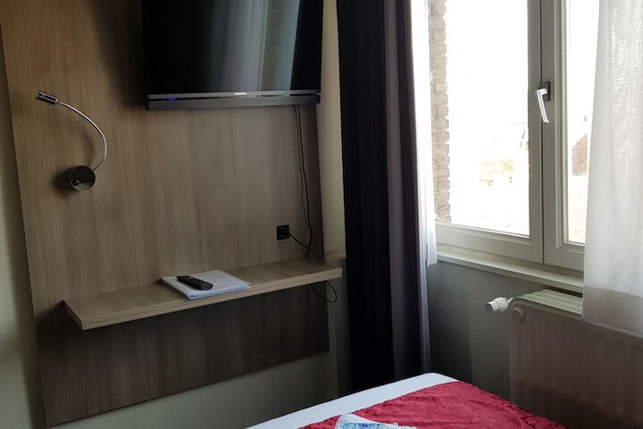Room 20 of 64