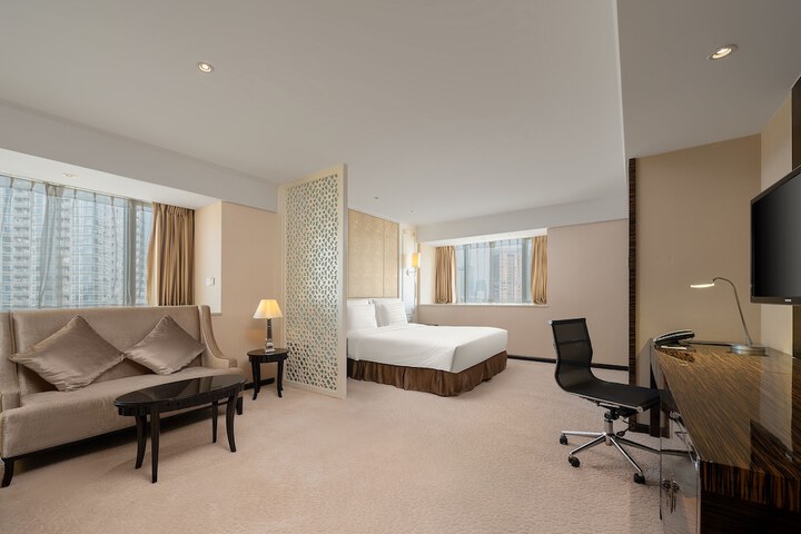 Room 16 of 72