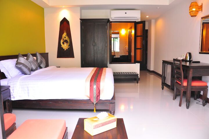 Room 3 of 65