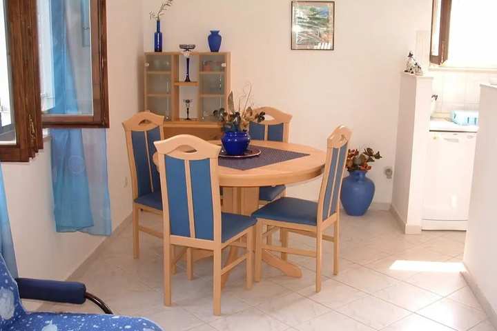 Room 2 of 13