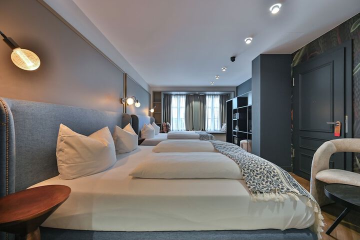 Room 52 of 134