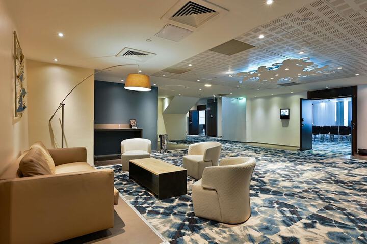 Business Center 187 of 209