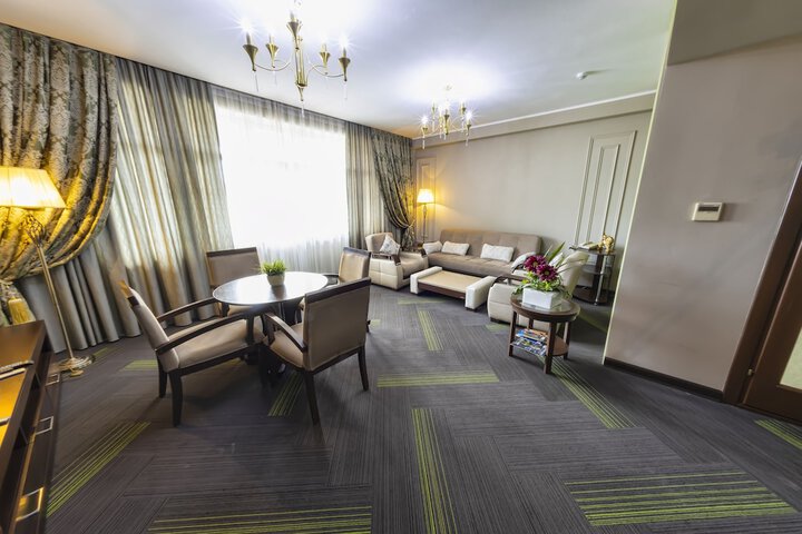 Room 6 of 35