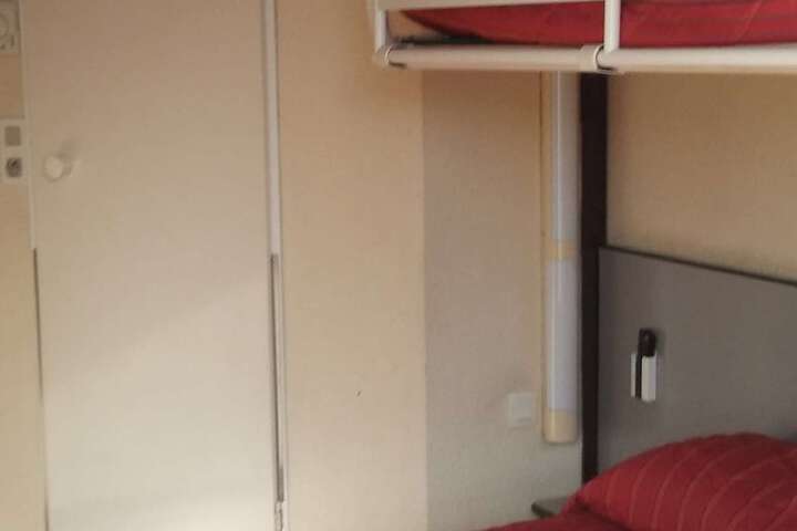 Room 16 of 36
