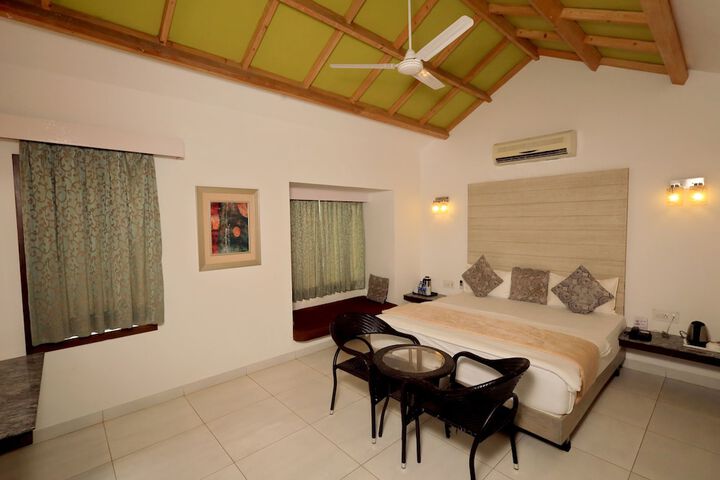 Room 8 of 74
