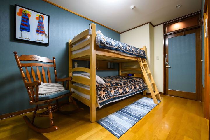 Room 4 of 22