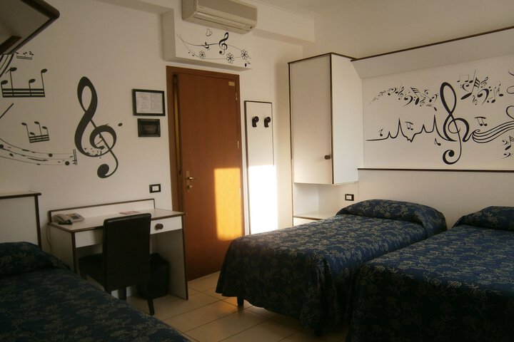 Room 11 of 54