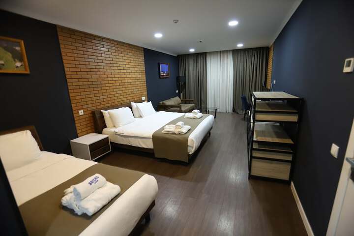 Room 58 of 240