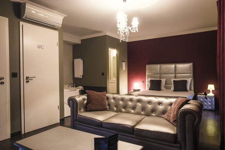 Room 80 of 161