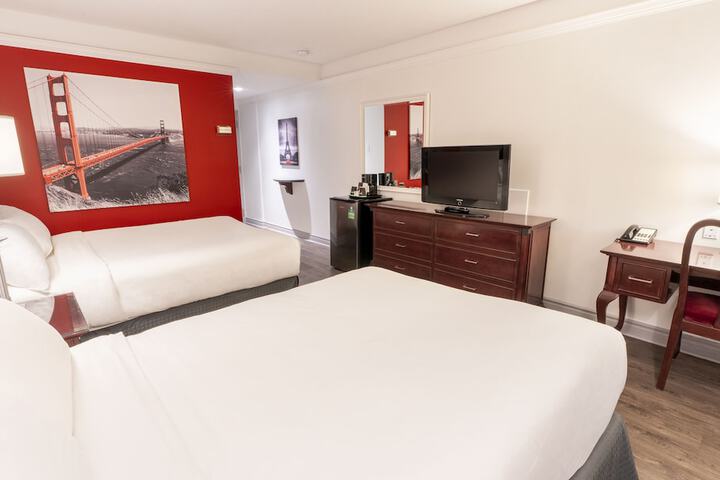Room 34 of 132