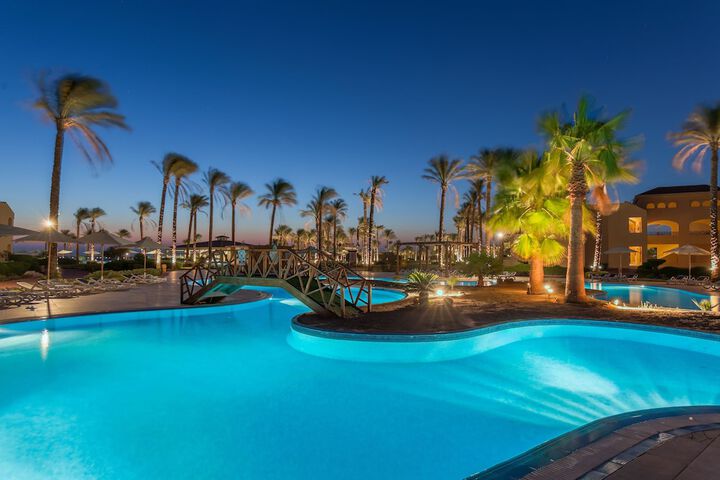 Hotel Pool