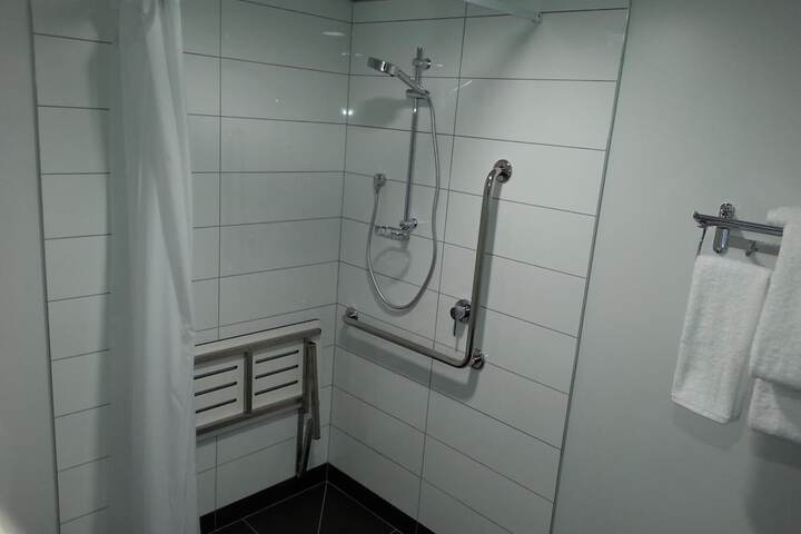 Room 20 of 33