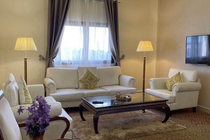 Room 32 of 128