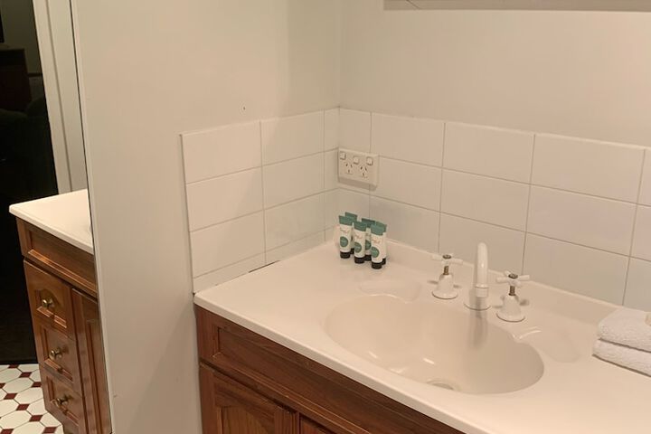 Room 52 of 89
