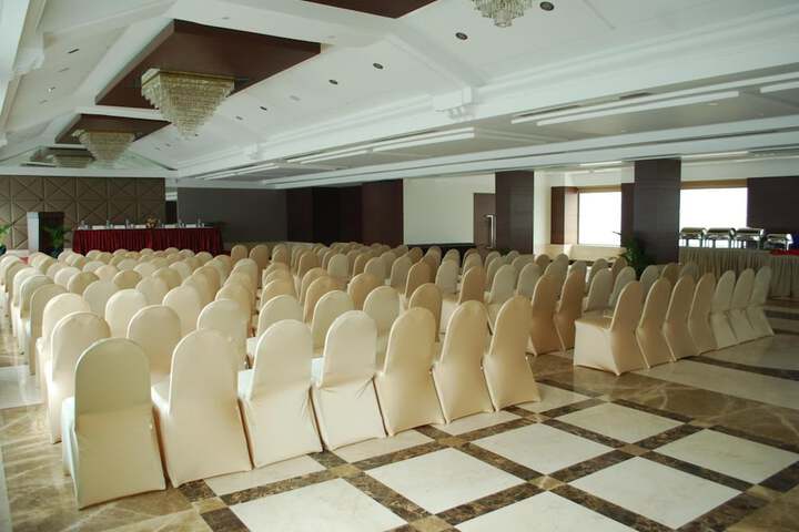 Ballroom/Hall 41 of 51