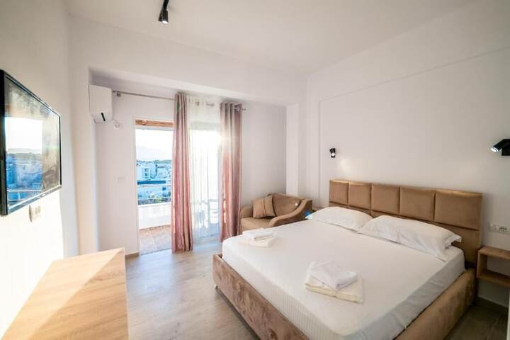 Room 60 of 163