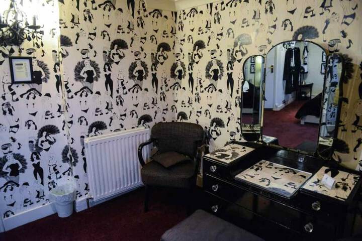 Room 39 of 272