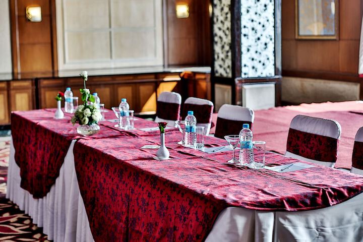 Ballroom/Hall 76 of 95