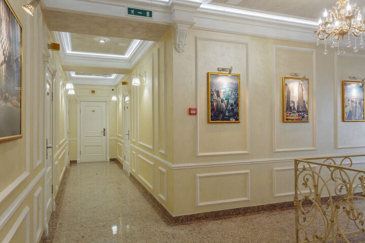 Ballroom/Hall 44 of 47