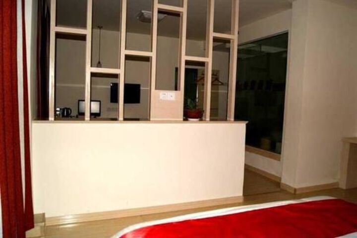Room 7 of 35