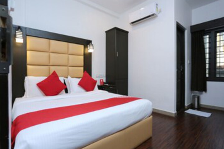 Room 12 of 25