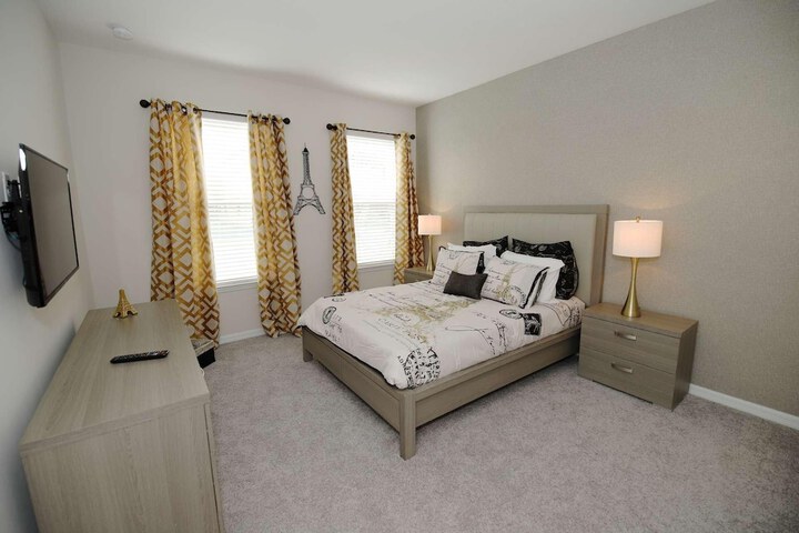 Room 4 of 50