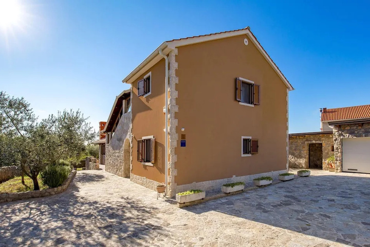 Amazing Home in Zgaljici With Sauna Wifi and 4 Bedrooms
