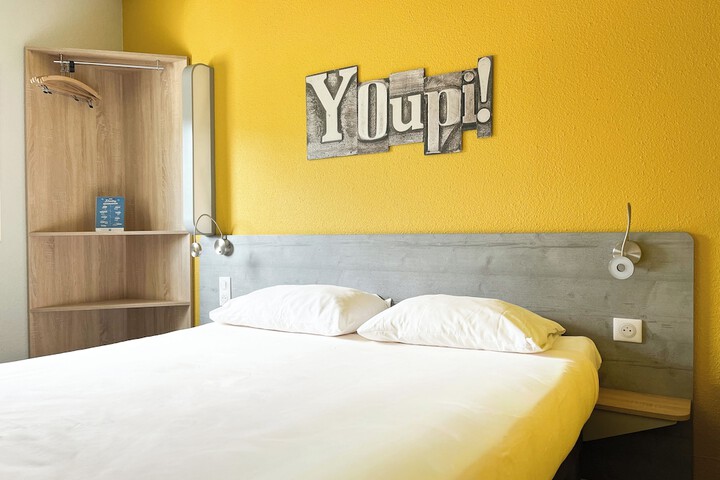 Room 5 of 62