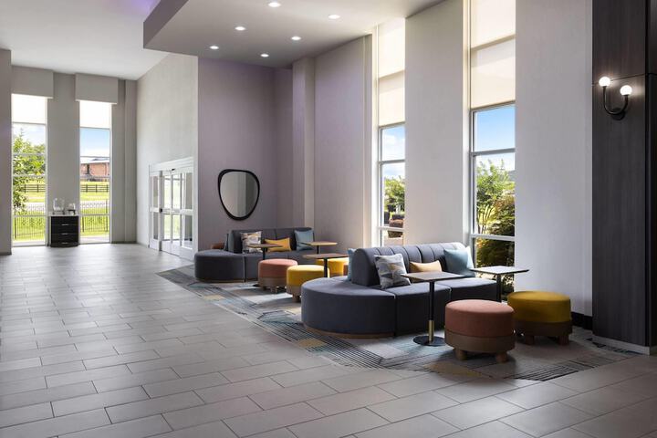 Entrance & Lobby