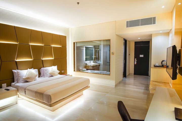 Room 15 of 57