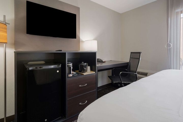 Room 5 of 23