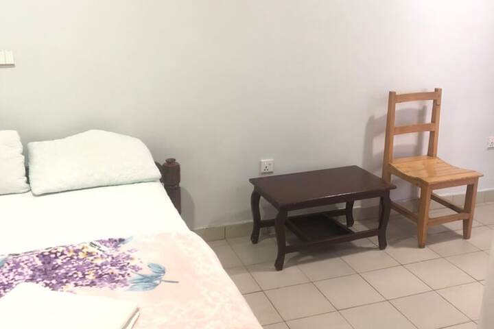 Room 5 of 17