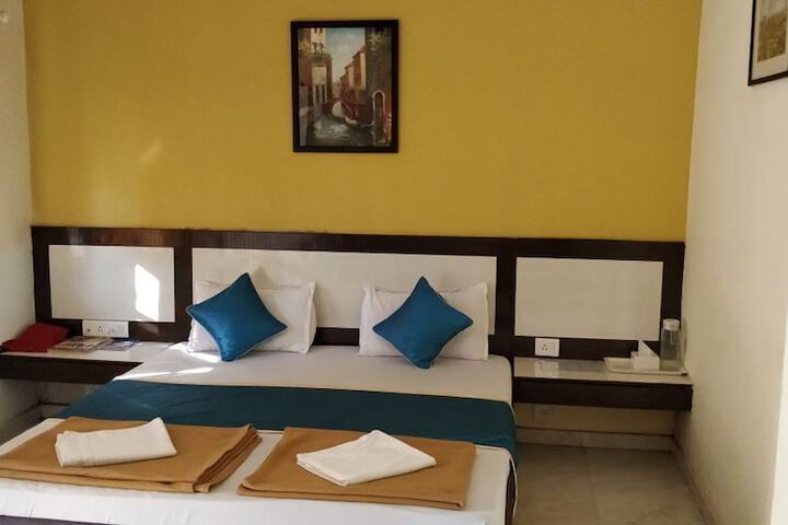 Room 4 of 51