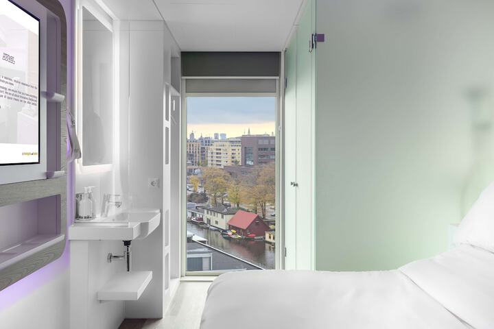 Room 19 of 48