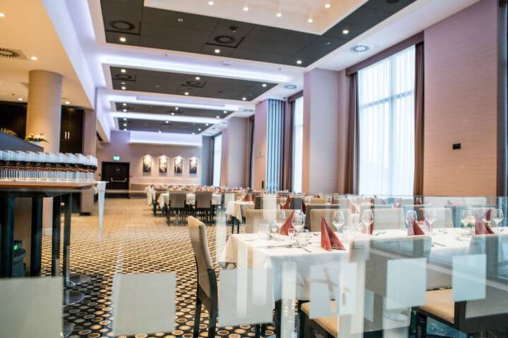 Dining 82 of 129